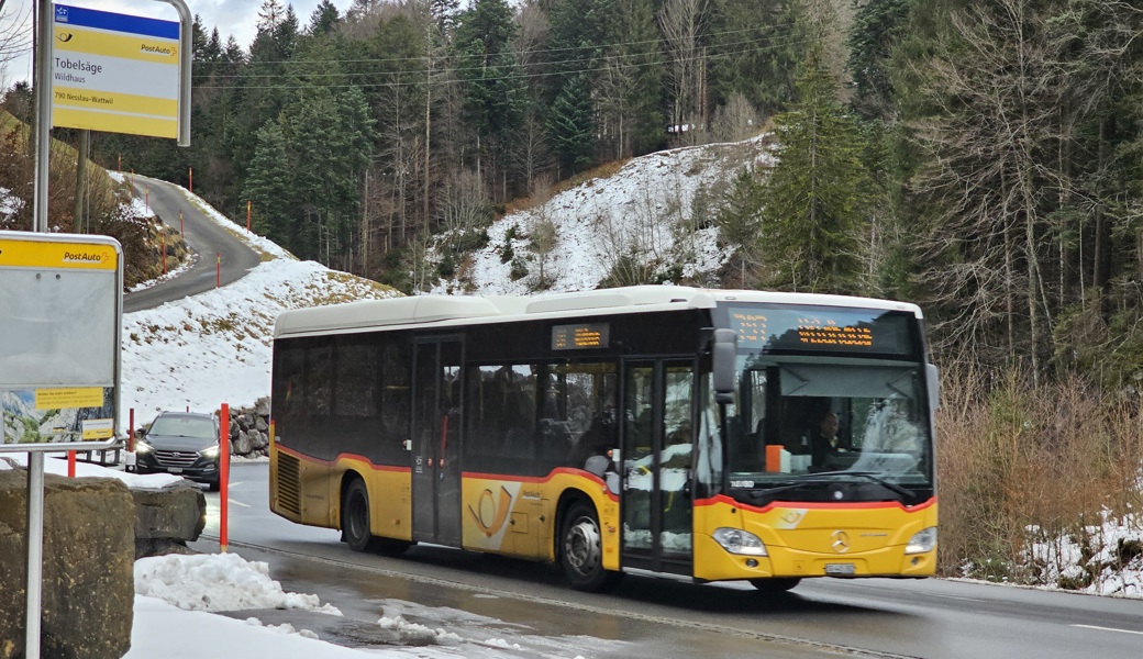 Das Postauto fährt seit dem 15. Dezember an der «Tobelsäge» vorbei. Die Haltestelle ist aufgehoben worden. 