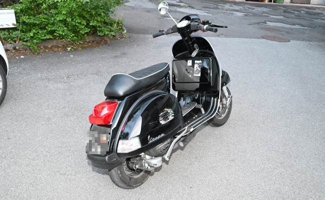 Vespa-Fahrer baut im fahrunfähigen Zustand Unfall