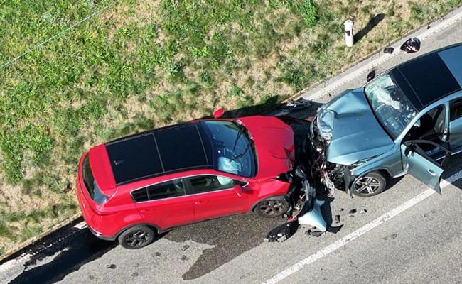 Fahrunfähig Frontalkollision verursacht – drei Verletzte