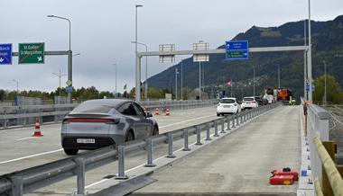 Verkehr beim Autobahnknoten rollt von nun an über die Hilfsbrücke