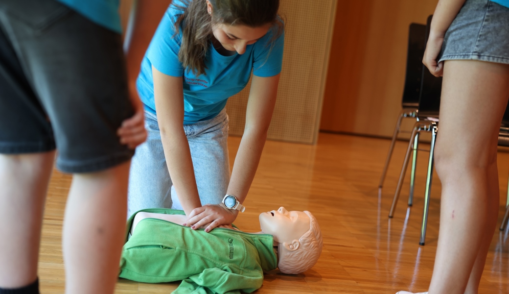 Die Kinder und Jugendlichen bewältigten bei der Help-Olympiade in Buchs verschiedene Aufgaben. 