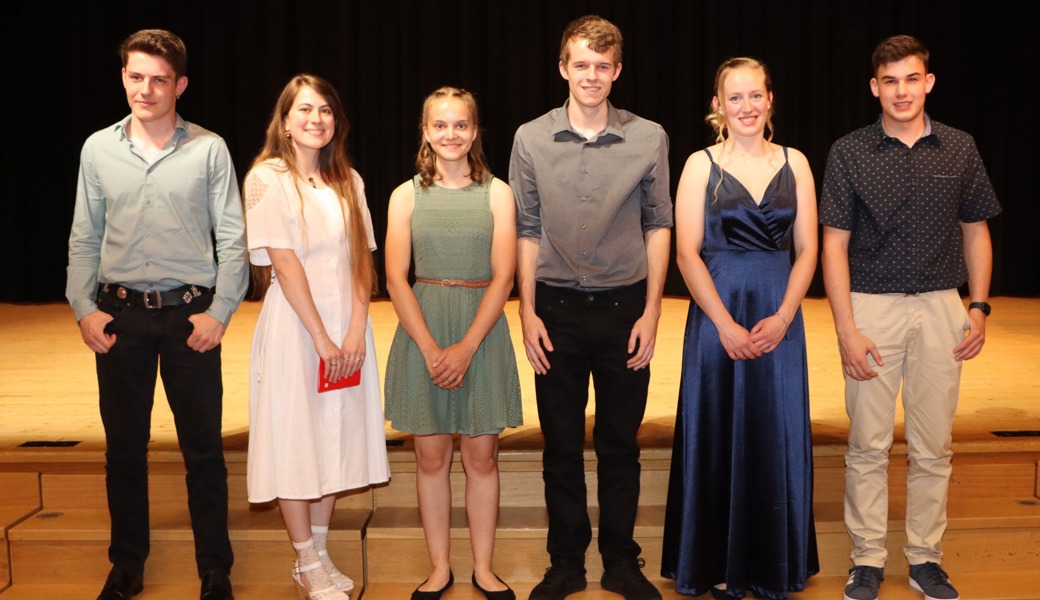 Die besten ihres Abschlussjahrgangs, von links: David Aggeler, Geraldine Bircher, Tabea Schmid, Micha Dütschler, Jana Rüdlinger und Simon Litscher.