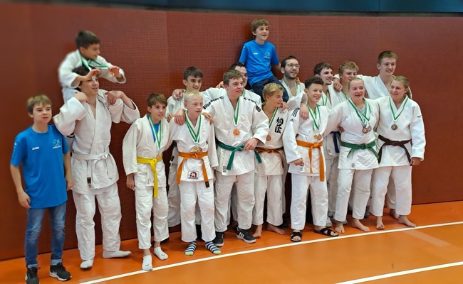 Dreimal Gold für Kämpfer des JC Buchs