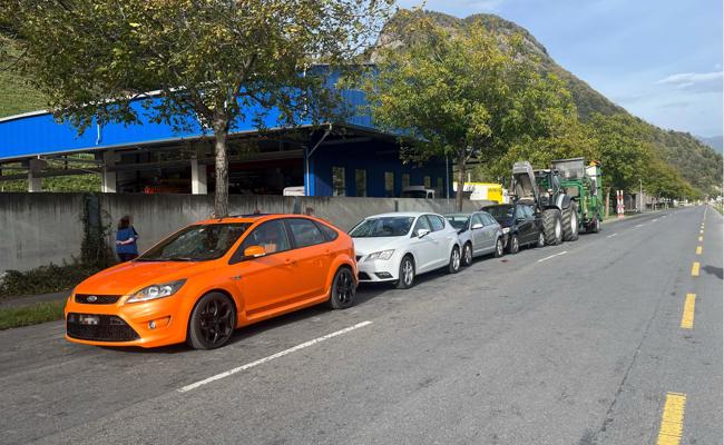 Auffahrkollision mit fünf Fahrzeugen fordert zwei Verletzte