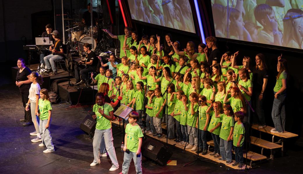 Die Theater-Kids von Minising nahmen das Publikum mit auf Schatzsuche – die anders ausging, als möglicherweise erwartet.