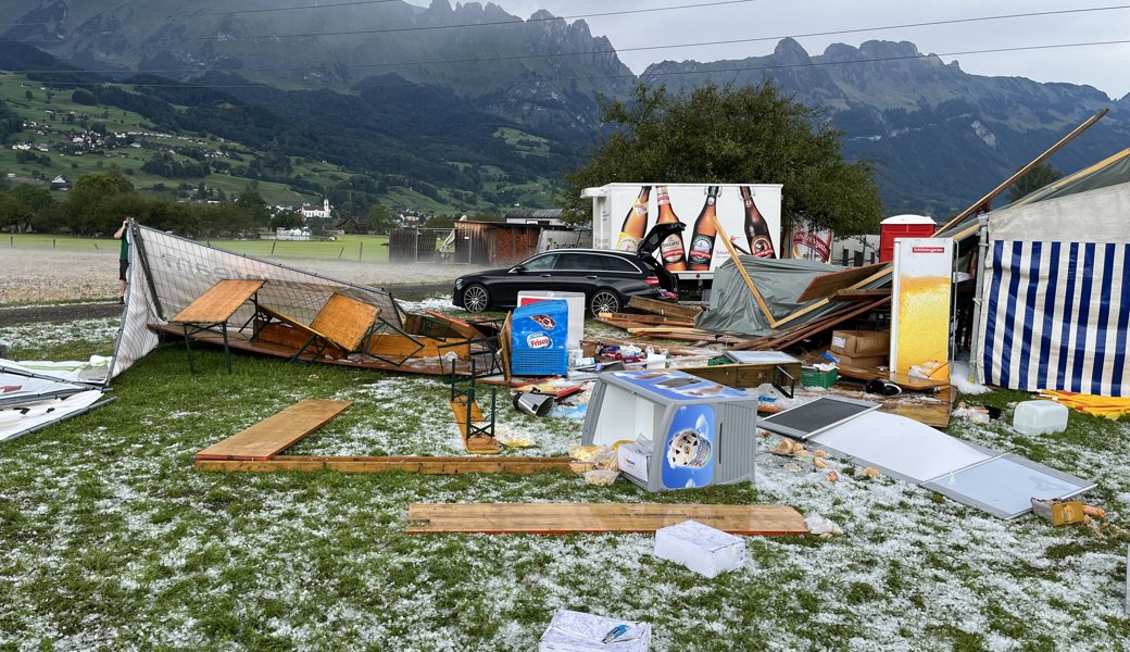Ein Bild der Zerstörung: Beim Gewitter in Grabs wurde mehrere Menschen verletzt.