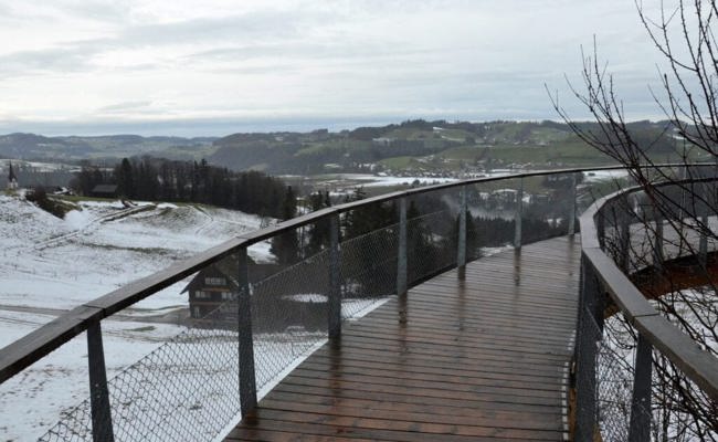 Viel Spass, ob mit oder ohne Schnee: Auch abseits der Skipisten ist einiges los