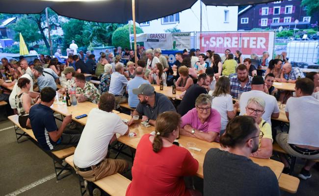 Die Dorfgemeinschaft feierte bis tief in die Nacht