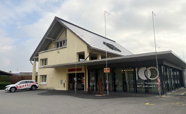 Bank baut ein Jahr lang um und an