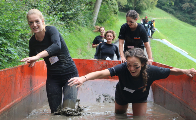 Schaum und Schlamm: Es kann gar nicht dreckig genug sein