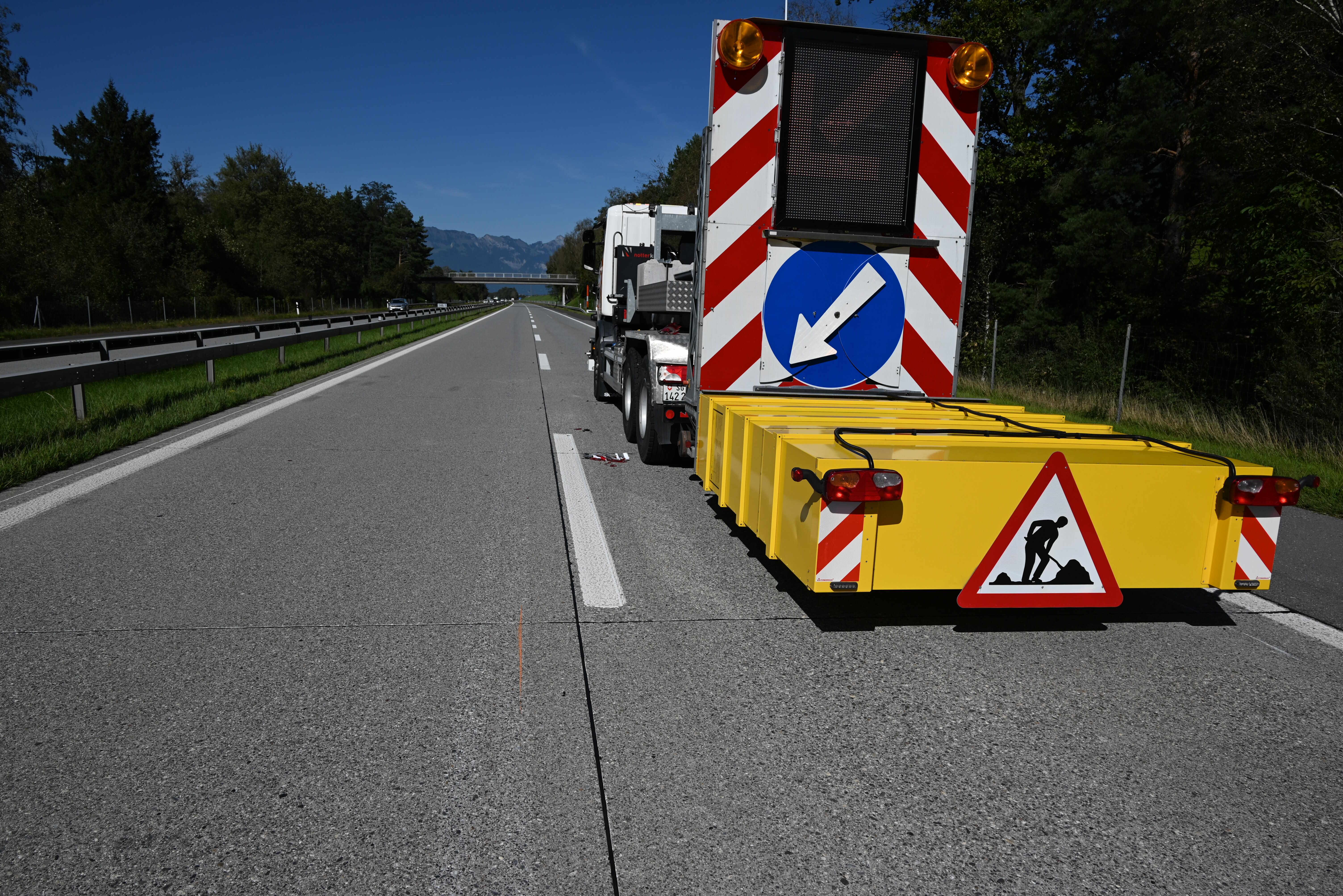 Ordentlicher Blechschaden auf der A13