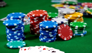 Razzia mit 50 Einsatzkräften: Polizei hebt illegales Pokerturnier aus