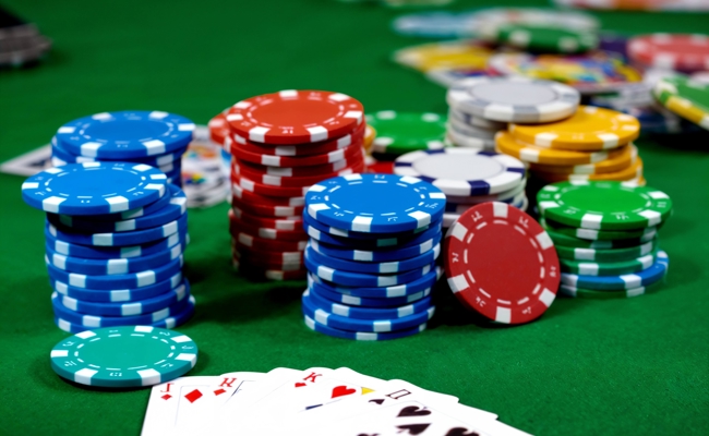 Razzia mit 50 Einsatzkräften: Polizei hebt illegales Pokerturnier aus