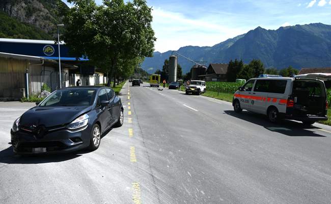 Auffahrunfall mit drei Beteiligten fordert eine Verletzte