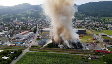 Die Brandursache in der Industriehalle in Rebstein bleibt weiterhin ungeklärt