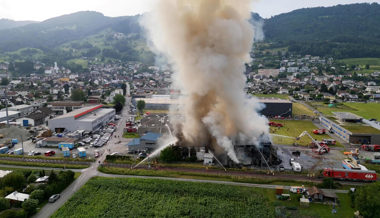Die Brandursache in der Industriehalle in Rebstein bleibt weiterhin ungeklärt
