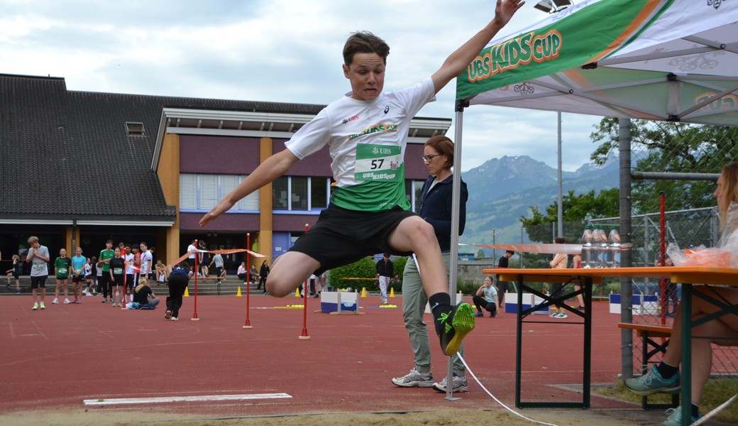 Am Sporttag der Oberstufe Sennwald sah man weite Sätze.