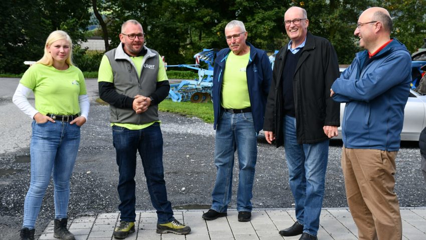  Beat Tinner (rechts) und Markus Ritter waren zu Gast bei Giger Gemüsebau in Sevelen.