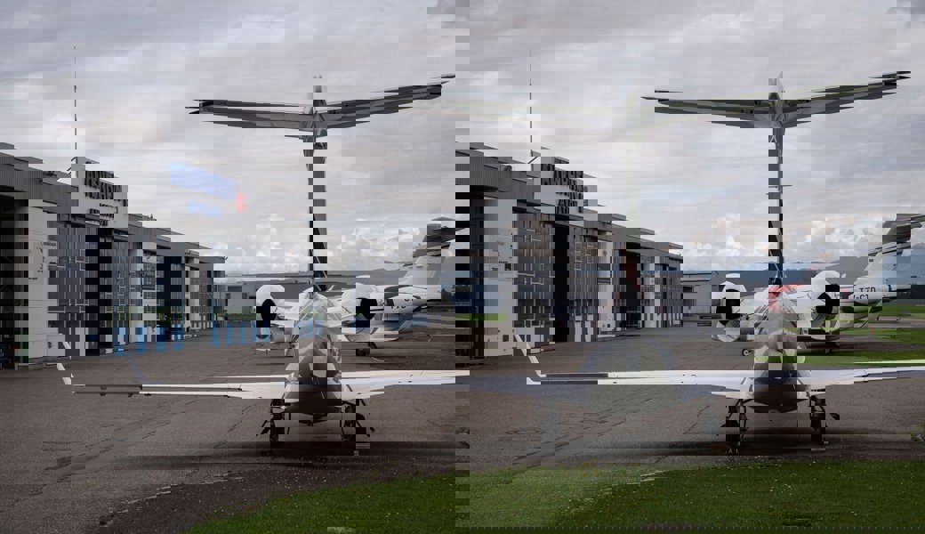 Fällt der Sparentscheid in Bern weniger hart aus als befürchtet? Blick auf das Vorfeld am Flugplatz Altenrhein.