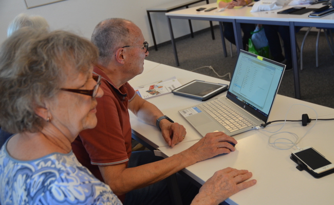 Sich im Ruhestand im Wirrwarr der Digitalisierung zurecht finden