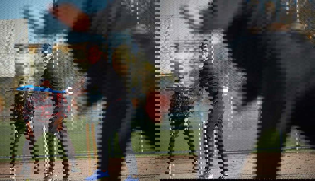 Amanullah Omar ist begeisterter Cricket-Spieler. 