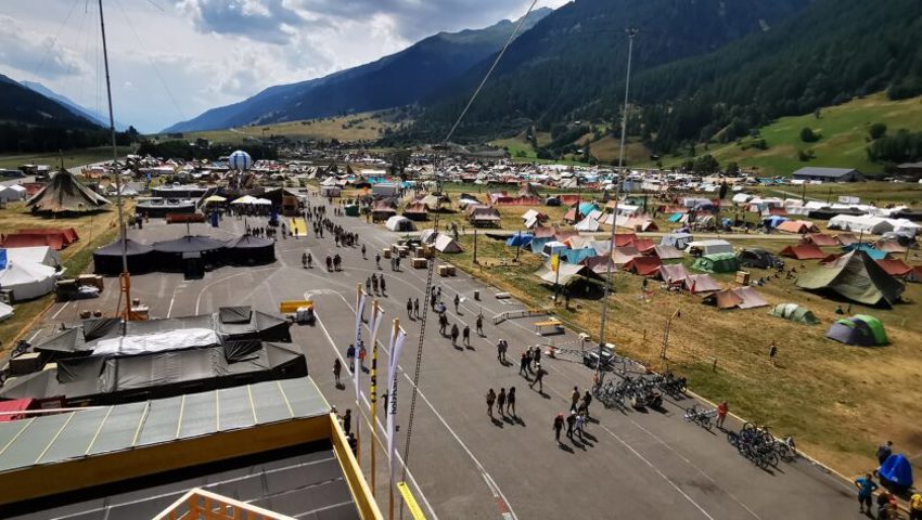  Das riesige Zeltlager der rund 30000 Pfadfinderinnen und Pfadfinder ist eindrücklich. Bilder: PD