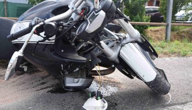 64-Jähriger fährt in Marbach mit Motorrad gegen Betonpfeiler und verletzt sich schwer