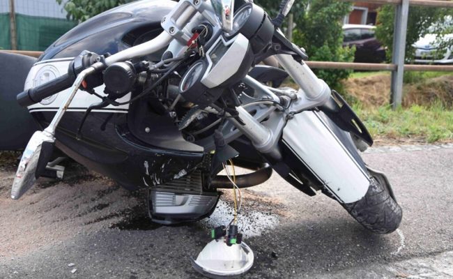 64-Jähriger fährt in Marbach mit Motorrad gegen Betonpfeiler und verletzt sich schwer