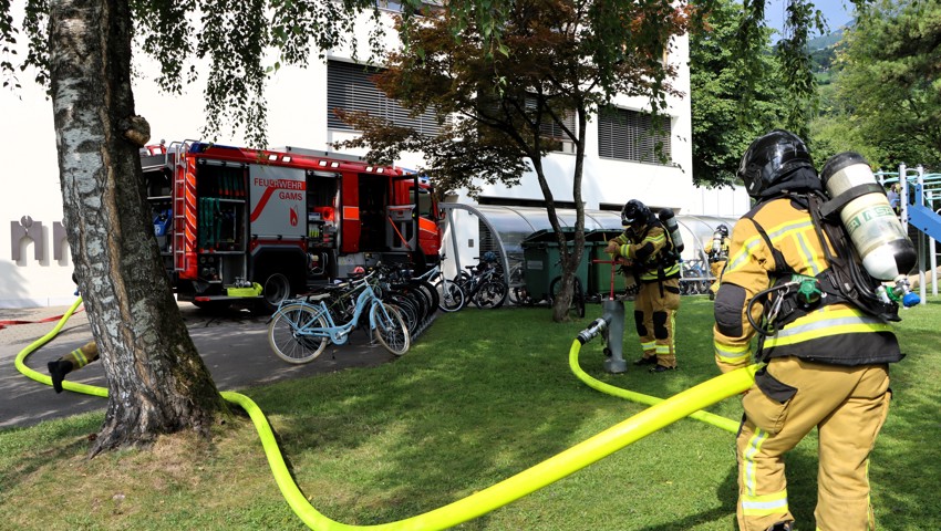 Bereit für das Kommando zum Wasserangriff.