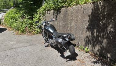 Motorradfahrer bei Kollision mit Auto verletzt