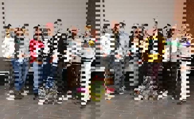 Helfen mit Lebensmitteln in der Ukraine sowie Sprachkursen in der Schweiz