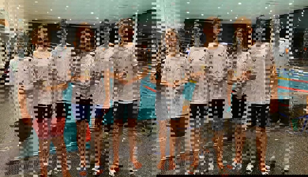  Die Flöser Mehrkampfgewinner (von links): Julian Diez, Leonie Menzi, Levin Hodzic, Nola Menzi, Lukas Strojny und Levente Nagypál. 