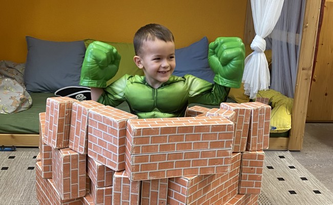 Buntes Treiben und originelle Kostüme an der Kinderfasnacht