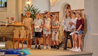 Drittklässler gestalten Gottesdienst und erzählen die Geschichte einer Maus
