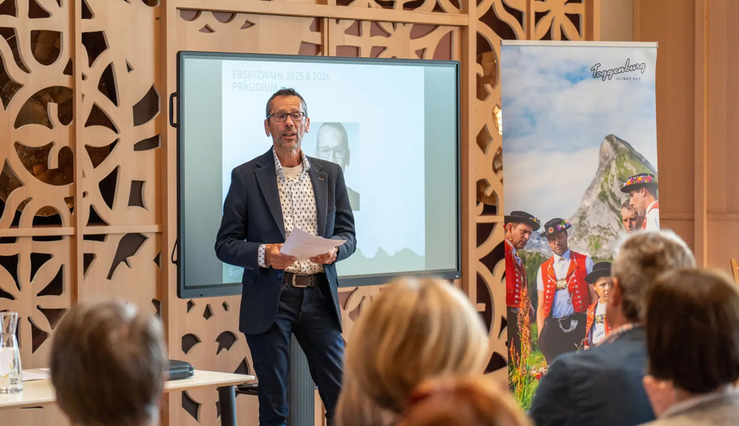 Bruno Fläcklin stellt sich vor seiner erfolgreichen Wahl zum neuen Präsidenten von Toggenburg Tourismus den Mitgliedern vor.