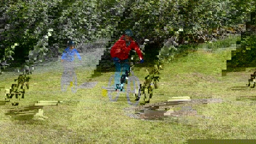  Mountainbike mal anderes - das Befahren der Hindernisse macht Spass und man lernt fahrerisch dazu. 