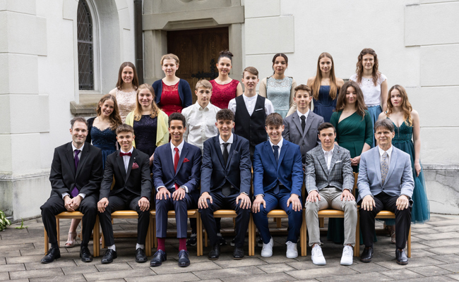 Lebenslust und Loyalität: Konfirmation in Grabs und Gams