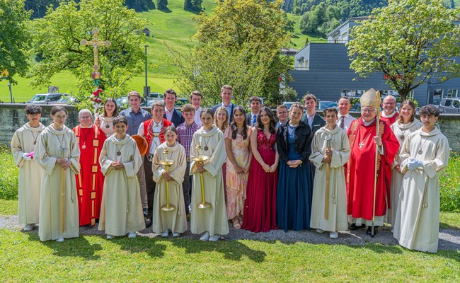 Ergreifende Firmfeier in der einstigen St.Johanner Klosterkirche