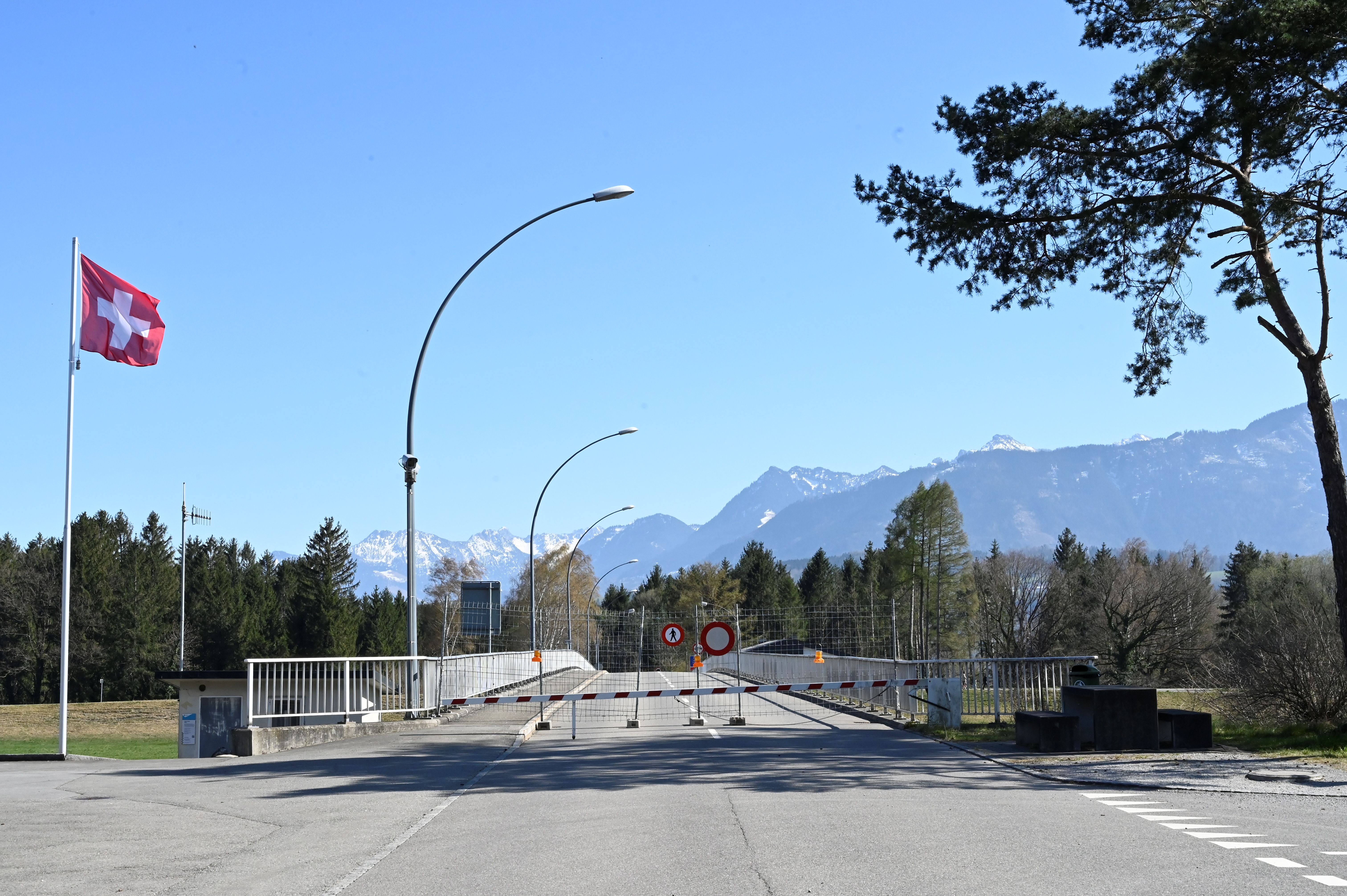 Strassen zu Grenzbrücken abgeben? Regierung bremst Gemeinden