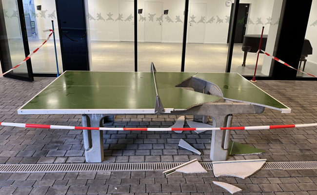 Nächtliche Sachbeschädigung bei der Primarschule Vaduz: Tischtennistisch zerstört