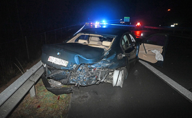 Mann lässt Auto nach Unfall mitten auf A13 stehen – dann kracht es erneut