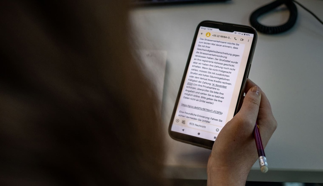 Unbekannte geben sich als Strassenverkehrsamt aus, um Kreditkarteninformationen zu stehlen. 