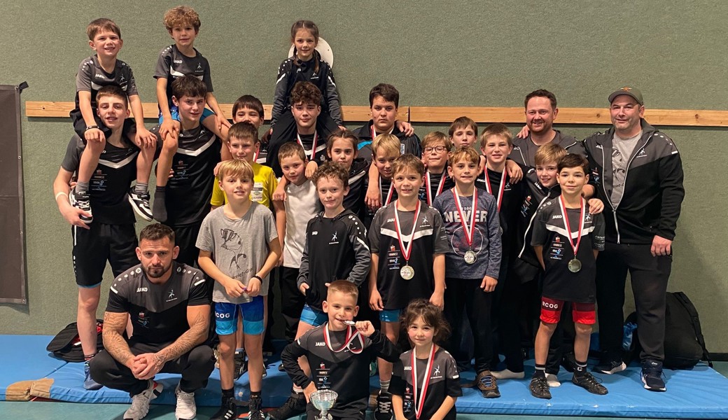Zum Saisonabschluss erkämpfte sich der Nachwuchs des RCOG elf Medaillen.