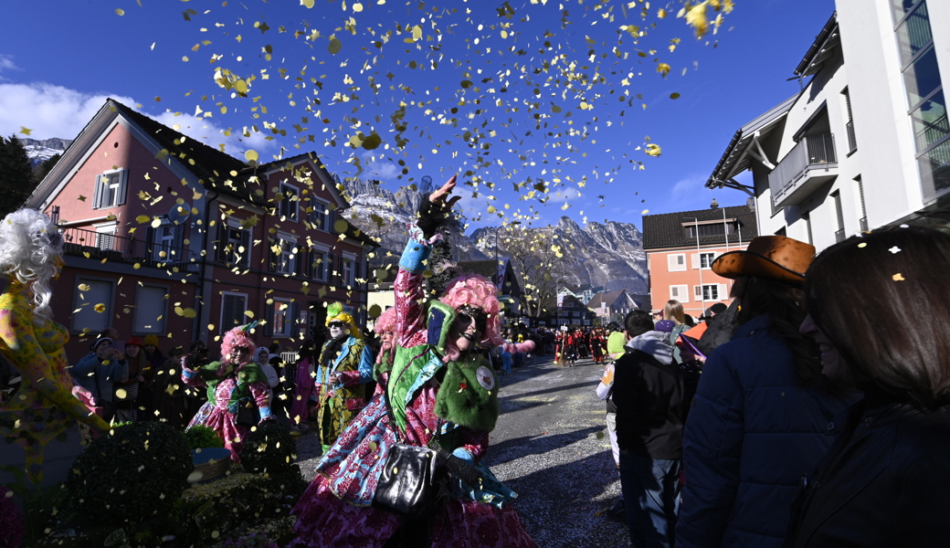 50 Impressionen vom Gamser Fasnachtsumzug (II)