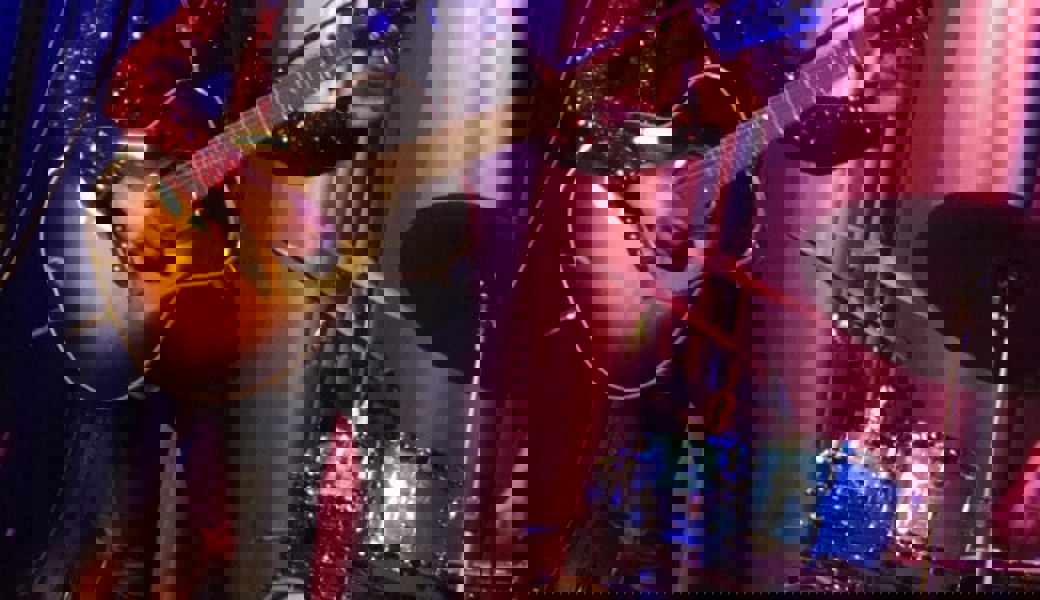  Suzie Candell präsentierte fünf neue Songs von ihrer neuen Single "Flames".