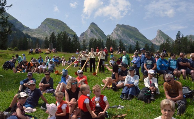 Gottesdienst und Gesang: Älplerfest zog Jung und Alt an
