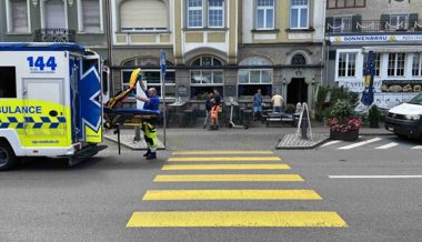 83-Jähriger übersieht 65-Jährigen in Rheineck auf Zebrastreifen und fährt ihn an