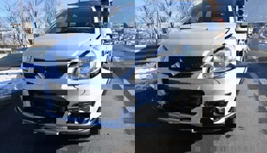 Mangelnde Aufmerksamkeit: Zwei verletzte Autofahrer nach Auffahrunfällen