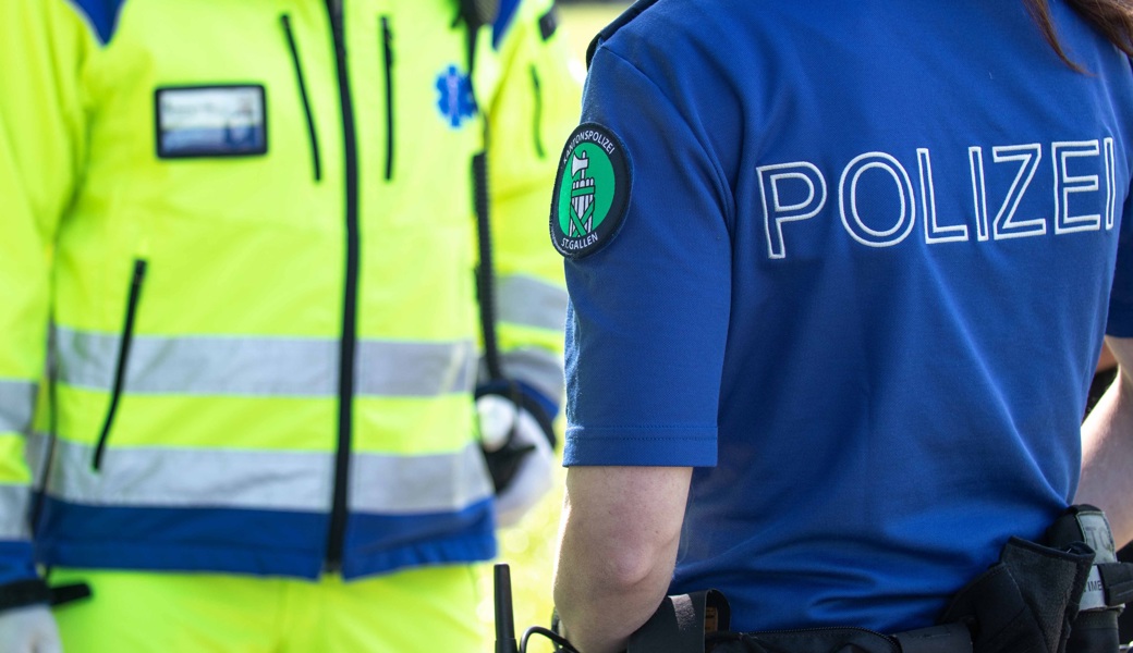 Die Polizei untersucht, wie der Mann verletzt wurde.