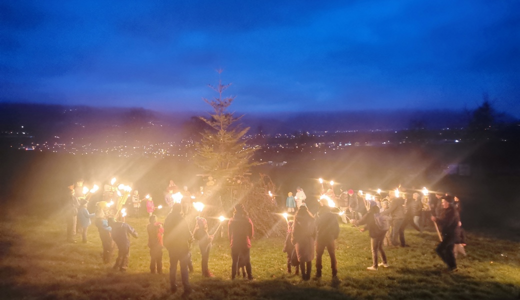 50 Kinder zogen mit ihren Flaggala zum Funken.